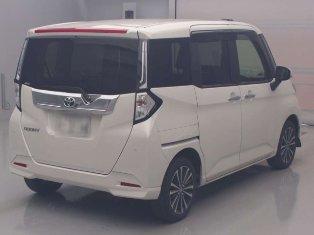 TOYOTA ROOMY 2023