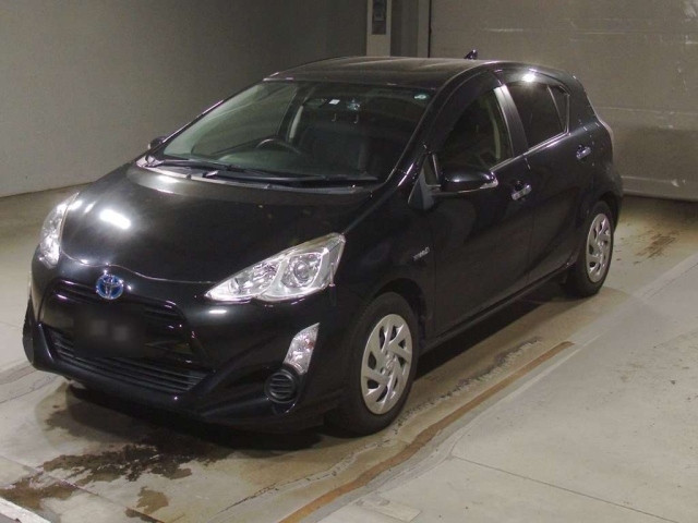 TOYOTA AQUA 2016