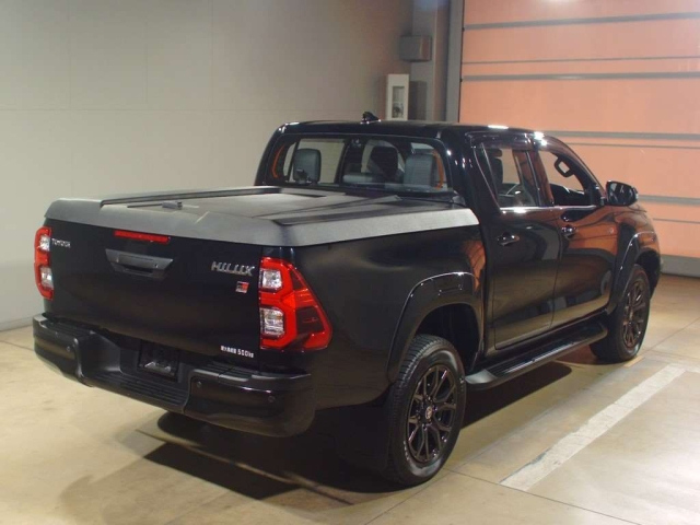 TOYOTA HILUX 2023