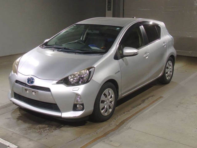 TOYOTA AQUA 2012