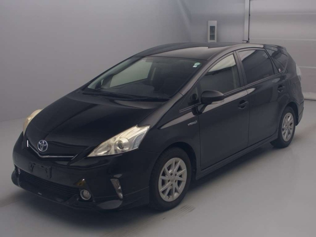 TOYOTA PRIUS ALPHA 2012