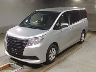 TOYOTA NOAH 2015