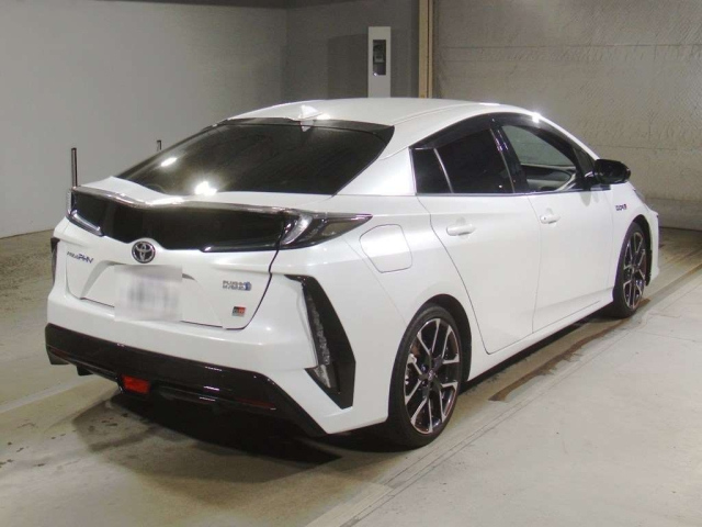TOYOTA PRIUS PHV 2021