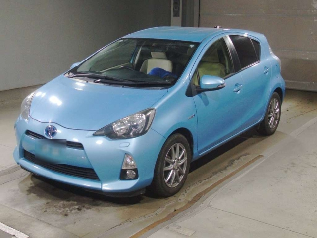 TOYOTA AQUA 2013