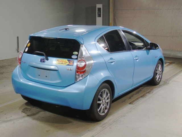 TOYOTA AQUA 2013