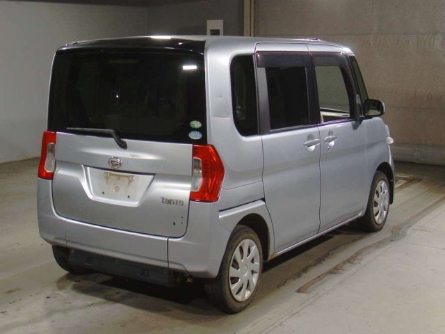 DAIHATSU TANTO 2016
