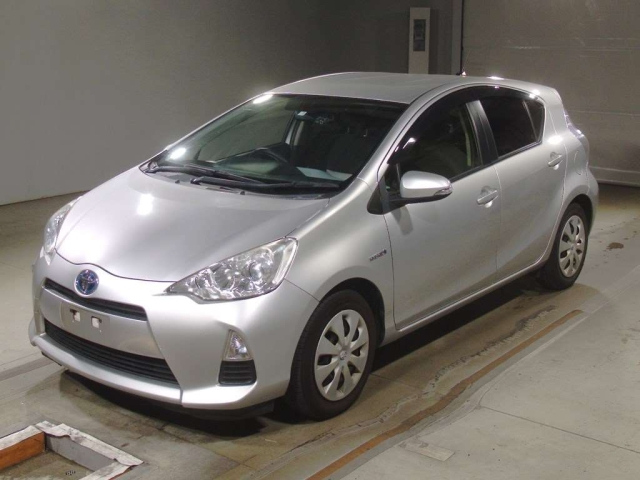 TOYOTA AQUA 2014