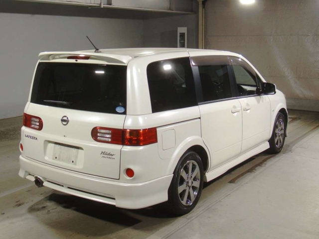 NISSAN LAFESTA 2010