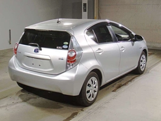 TOYOTA AQUA 2012