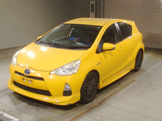 TOYOTA AQUA 2013