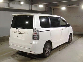 TOYOTA VOXY 2008