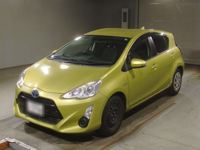 TOYOTA AQUA 2015