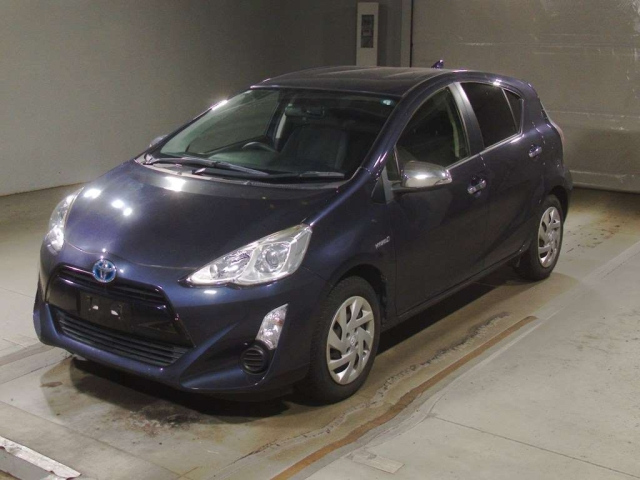 TOYOTA AQUA 2015