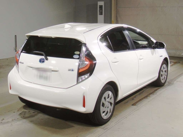 TOYOTA AQUA 2019