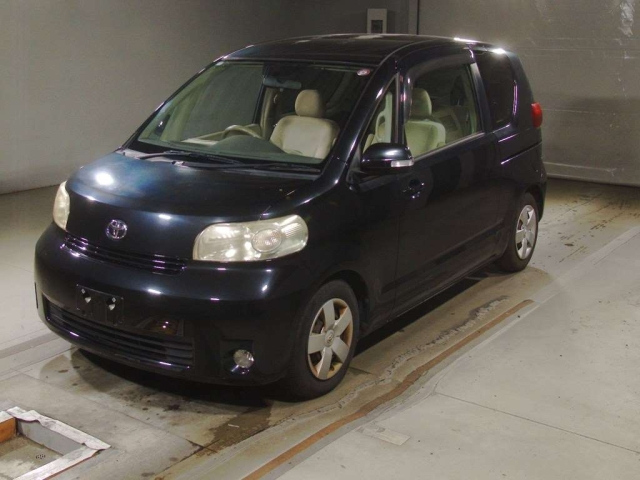 TOYOTA PORTE 2010