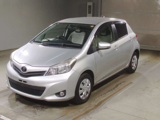 TOYOTA VITZ 2012