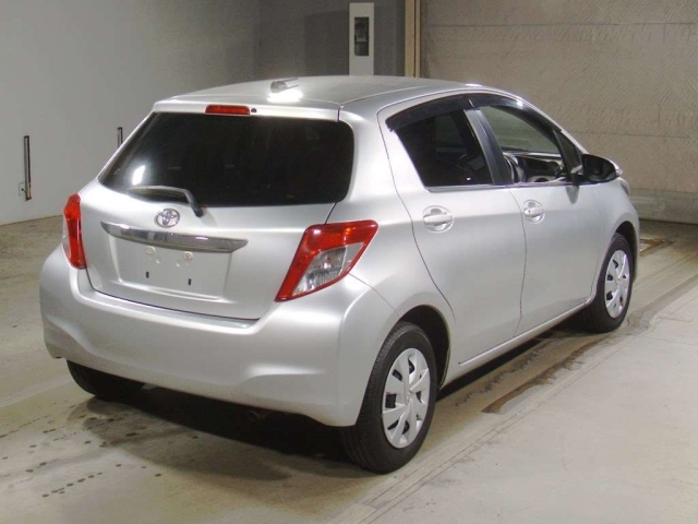 TOYOTA VITZ 2012