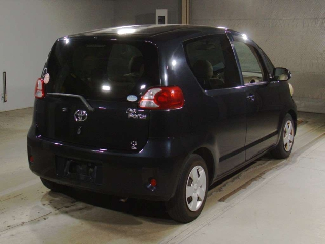 TOYOTA PORTE 2010