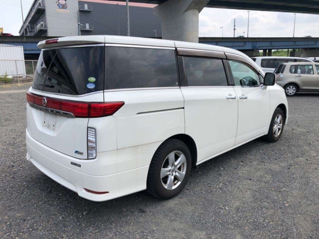 NISSAN ELGRAND 2010