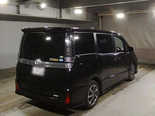 TOYOTA VOXY 2017