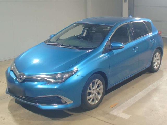 TOYOTA AURIS 2016