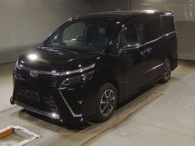TOYOTA VOXY 2021