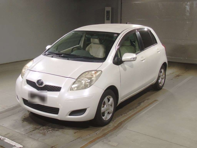 TOYOTA VITZ 2010