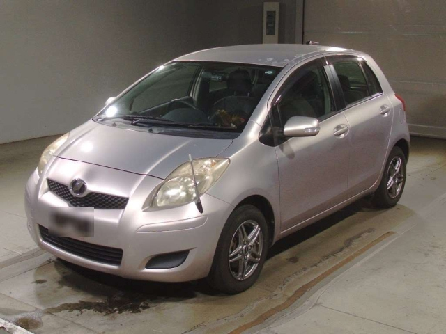 TOYOTA VITZ 2010
