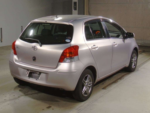 TOYOTA VITZ 2010