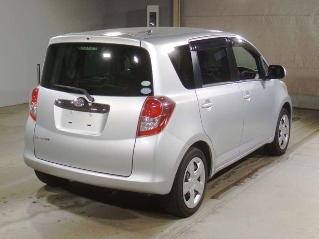 TOYOTA RACTIS 2010