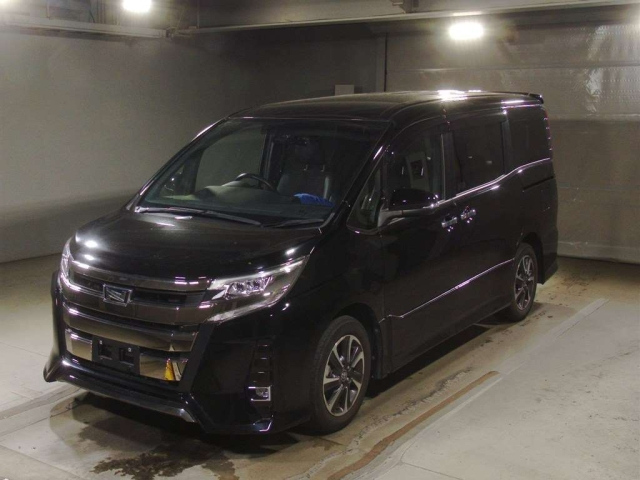 TOYOTA NOAH 2020