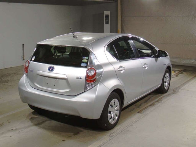 TOYOTA AQUA 2012