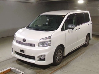 TOYOTA VOXY 2012