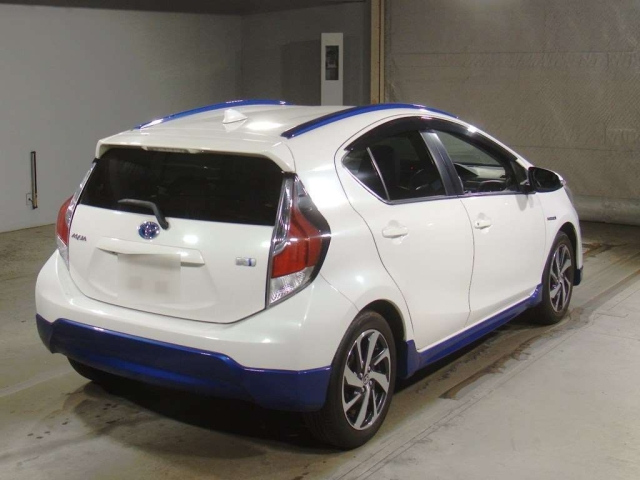 TOYOTA AQUA 2014