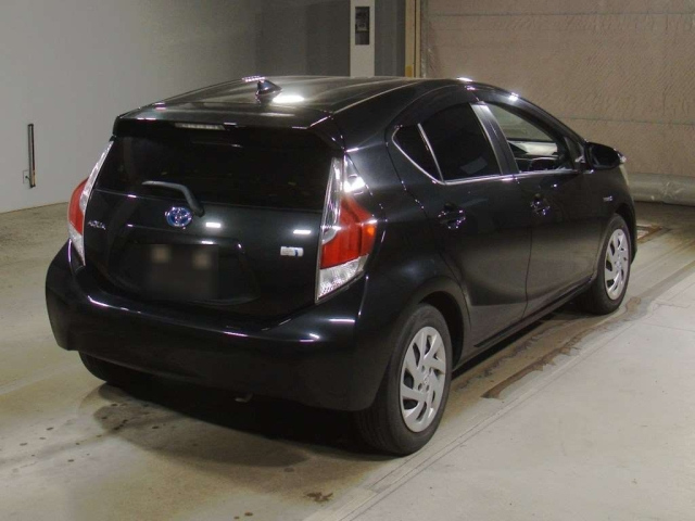 TOYOTA AQUA 2015