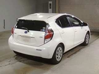 TOYOTA AQUA 2015