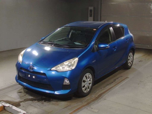 TOYOTA AQUA 2013