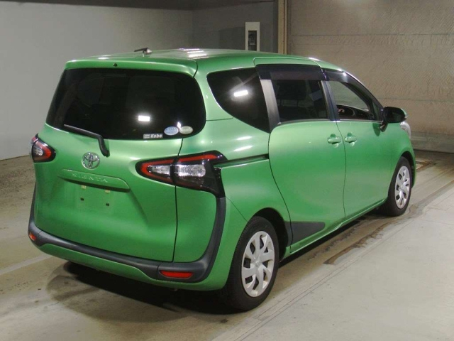 TOYOTA SIENTA 2016