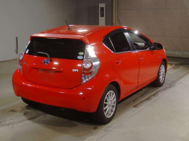 TOYOTA AQUA 2013