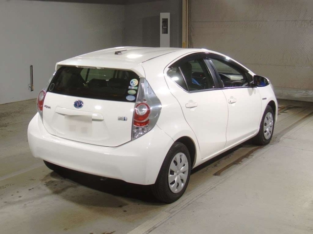 TOYOTA AQUA 2012