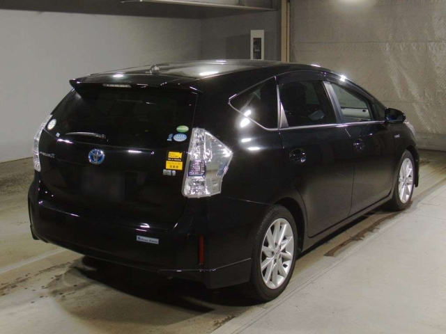 TOYOTA PRIUS ALPHA 2012