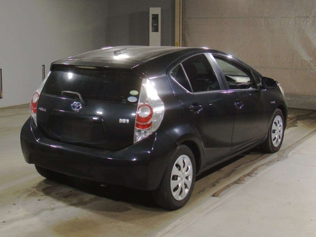 TOYOTA AQUA 2013