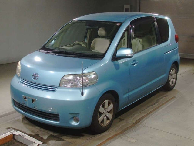 TOYOTA PORTE 2010