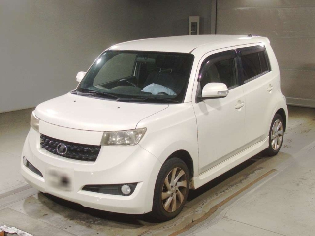 TOYOTA BB 2012