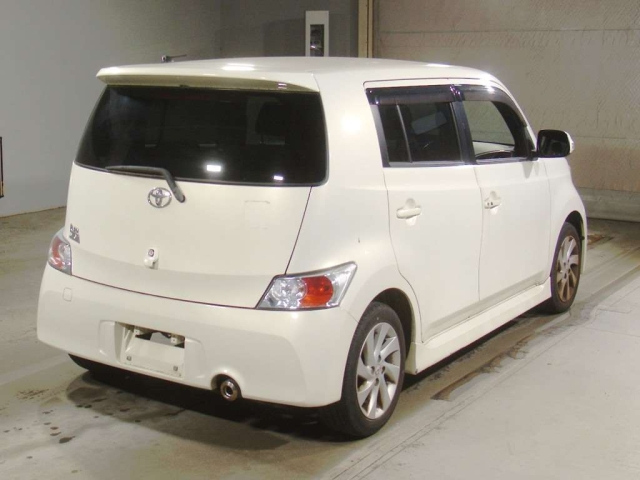 TOYOTA BB 2012