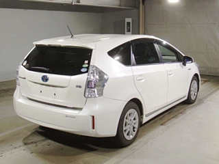 TOYOTA PRIUS ALPHA 2012