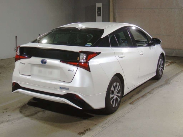 TOYOTA PRIUS 2021