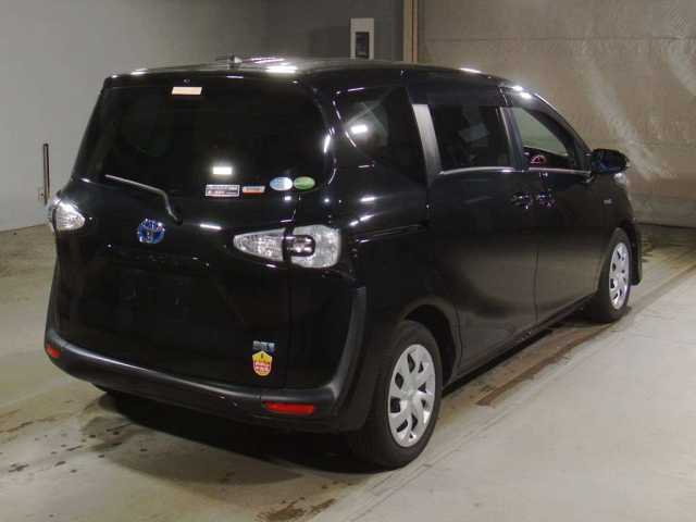 TOYOTA SIENTA 2017