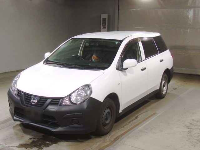 NISSAN AD 2021