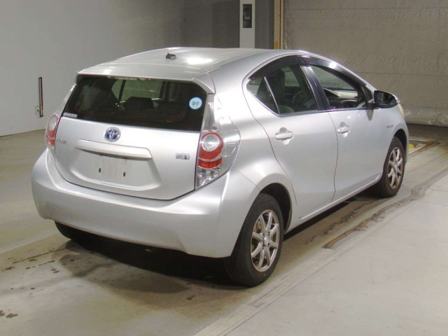 TOYOTA AQUA 2012